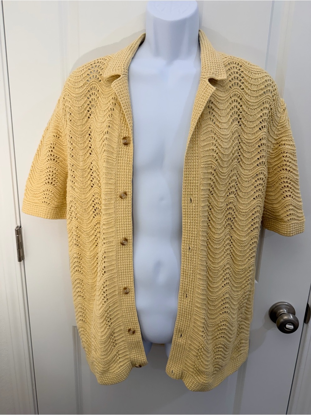 Abercrombie & Fitch Pale Yellow Short-Sleeve Knit Cardigan